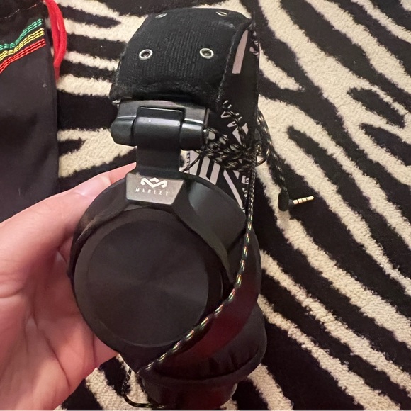 MARLEY headphones never used - Picture 2 of 3